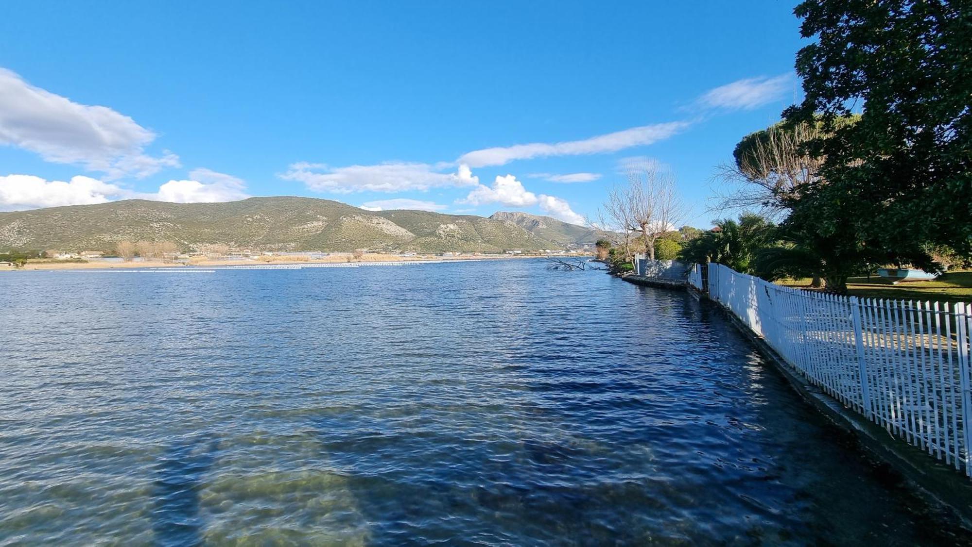VILLA CECILIA sul LAGO fronte MARE Sperlonga Exterior foto