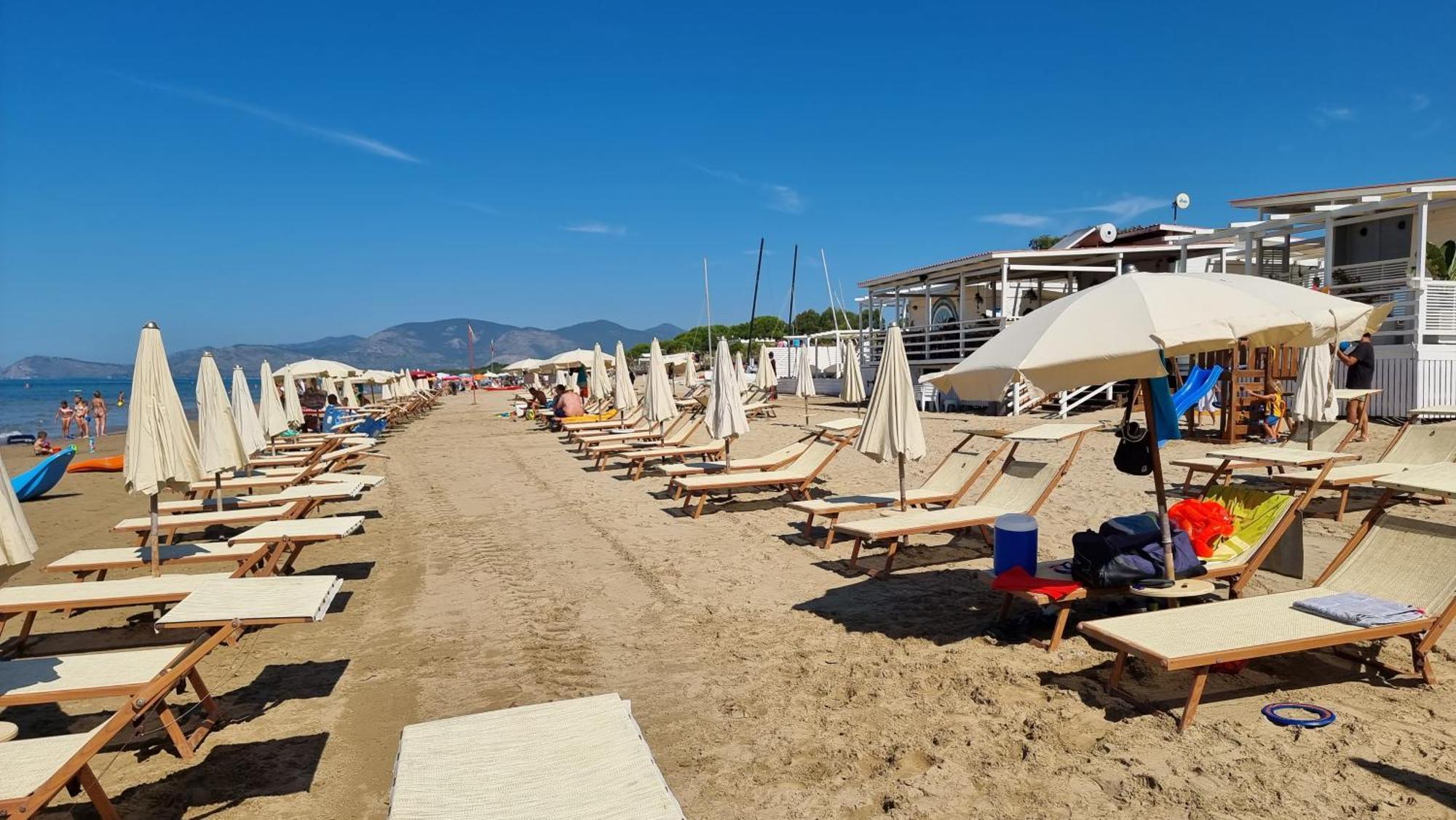 VILLA CECILIA sul LAGO fronte MARE Sperlonga Exterior foto
