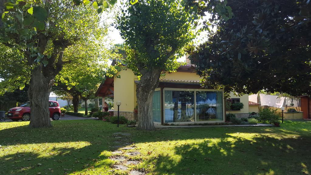 VILLA CECILIA sul LAGO fronte MARE Sperlonga Exterior foto